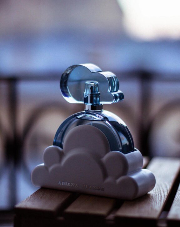 Ariana Grande Cloud, Cloud perfume, women’s perfume, fruity gourmand, floral perfume, sweet perfume, vanilla perfume, coconut perfume, lavender perfume, creamy fragrance, feminine perfume