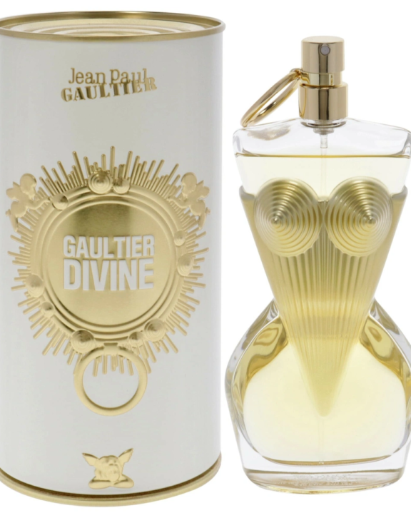 Bergamot, Pear, Rose, Orange Blossom, Jasmine, Cinnamon, Vanilla, Sandalwood, Amber, Musk, Floral, Woody, Warm, Sweet, Sensual, Feminine &nbsp;