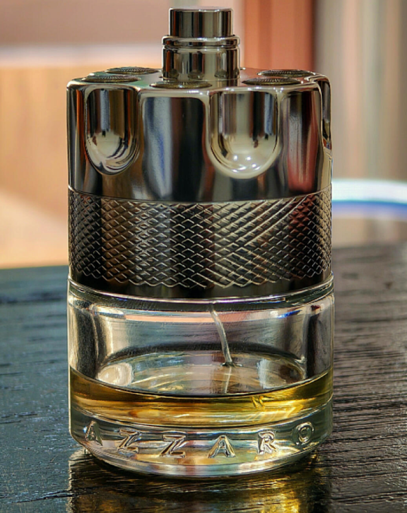 Azzaro Wanted EDT, Azzaro Wanted perfume for men, men’s fragrance, woody spicy fragrance, fresh spicy perfume, lemon fragrance, cardamom perfume, apple fragrance, tonka bean scent, long-lasting men’s perfume, masculine fragrance